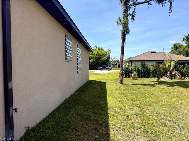 5560 Belrose ST, Lehigh Acres, FL 33971
