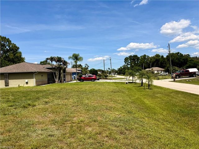 5560 Belrose ST, Lehigh Acres, FL 33971