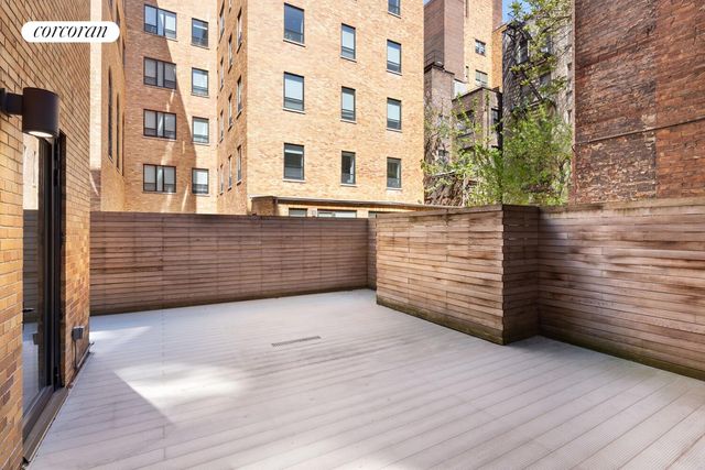 416 W 52ND Street TH219, New York City, NY 10019