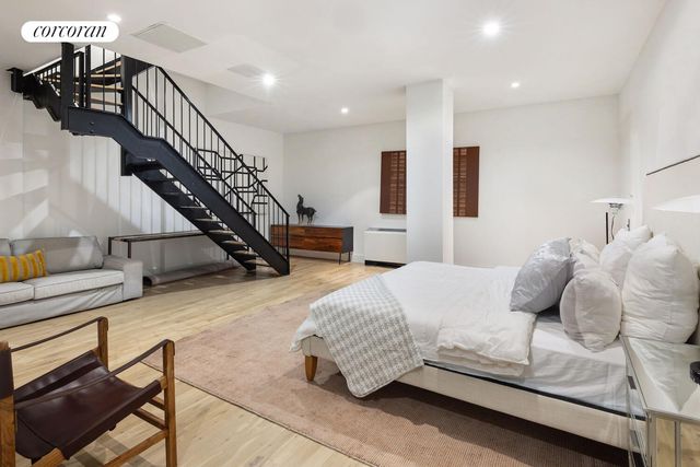 416 W 52ND Street TH219, New York City, NY 10019