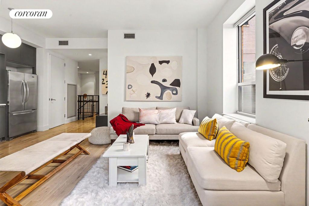 416 W 52ND Street TH219, New York City, NY 10019
