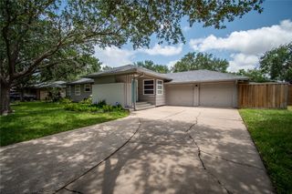 419 Peerman Pl, Corpus Christi, TX 78411