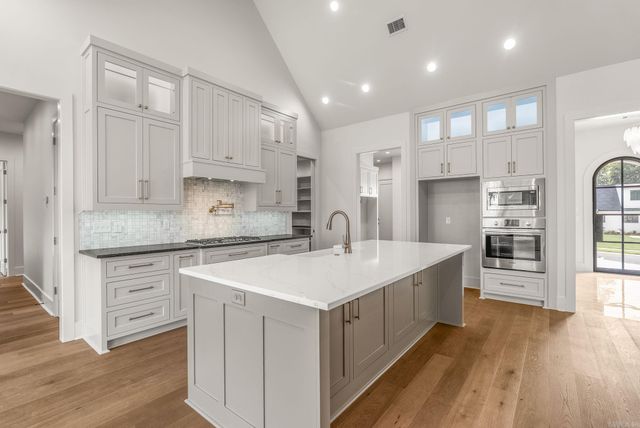 1675 Nantucket, Conway, AR 72034