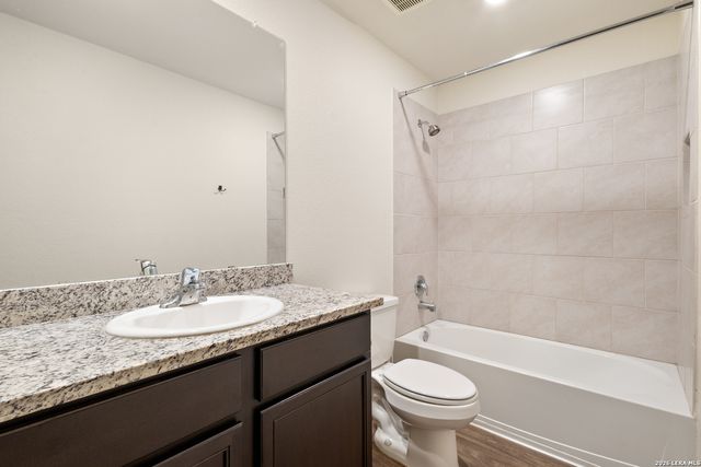15214 HARBOR LNDG, Von Ormy, TX 78073