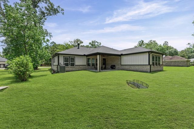 935 Four Fountains Street, New Caney, TX 77357