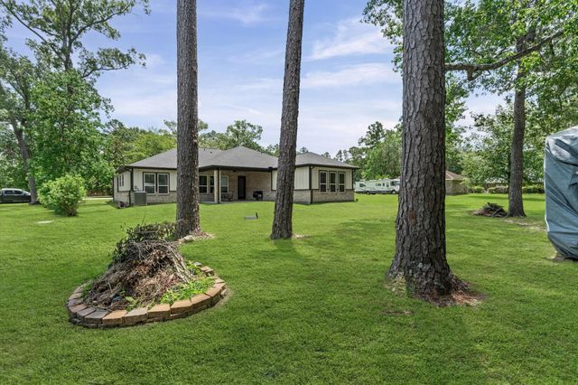 935 Four Fountains Street, New Caney, TX 77357