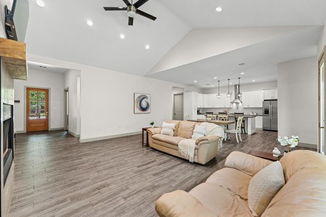 935 Four Fountains Street, New Caney, TX 77357