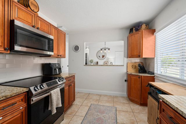 1967 SE West Dunbrooke Circle, Port St Lucie, FL 34952