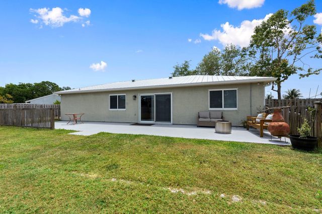 1967 SE West Dunbrooke Circle, Port St Lucie, FL 34952