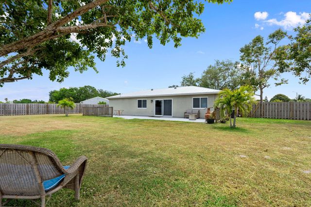 1967 SE West Dunbrooke Circle, Port St Lucie, FL 34952