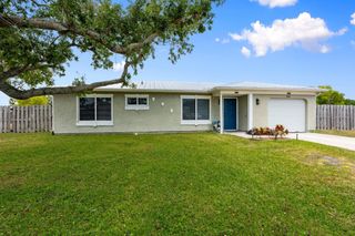 1967 SE West Dunbrooke Circle, Port St Lucie, FL 34952