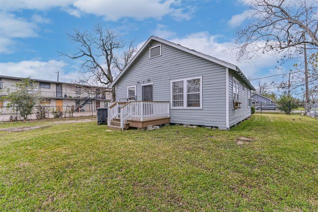 3822 Wipprecht Street, Houston, TX 77026