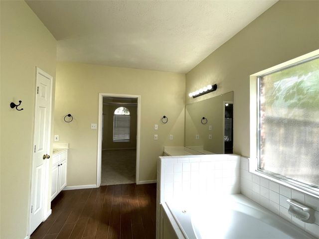 1723 Rustic Oak Lane, Seabrook, TX 77586