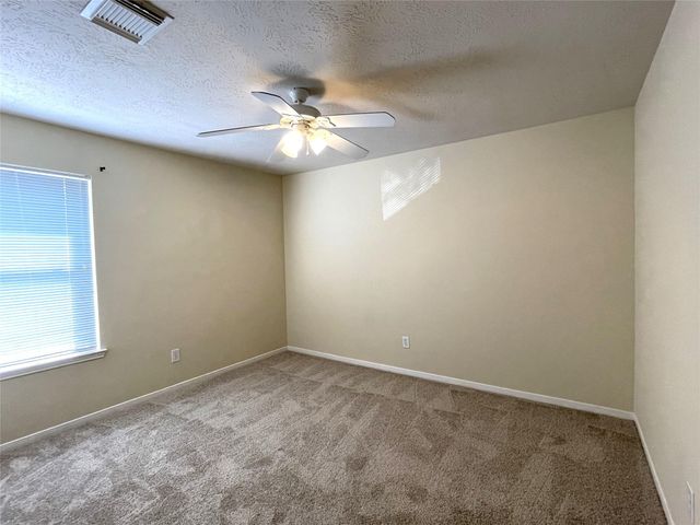 1723 Rustic Oak Lane, Seabrook, TX 77586