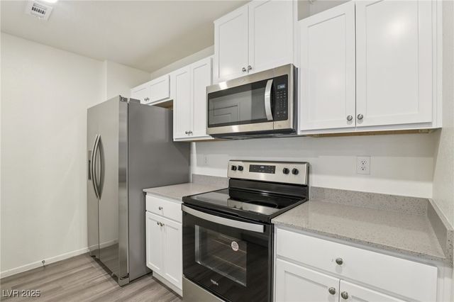 9932 Bumblebee Hills Street, Las Vegas, NV 89141