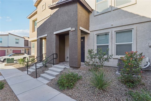 9932 Bumblebee Hills Street, Las Vegas, NV 89141
