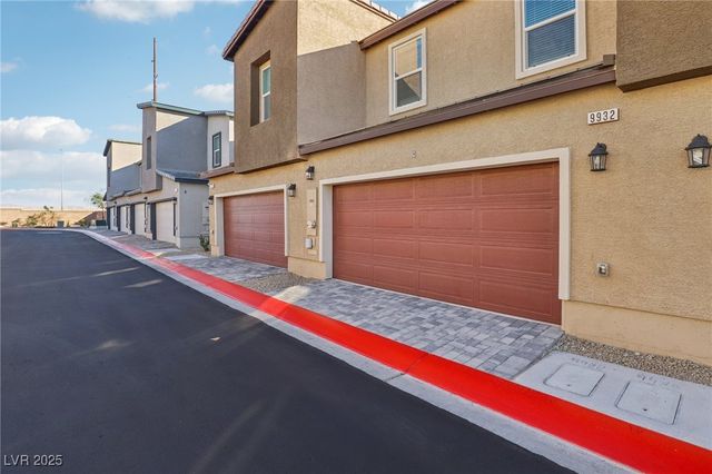 9932 Bumblebee Hills Street, Las Vegas, NV 89141