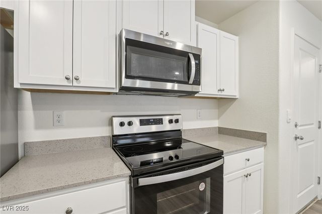 9932 Bumblebee Hills Street, Las Vegas, NV 89141