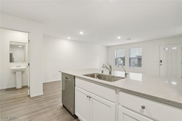 9932 Bumblebee Hills Street, Las Vegas, NV 89141