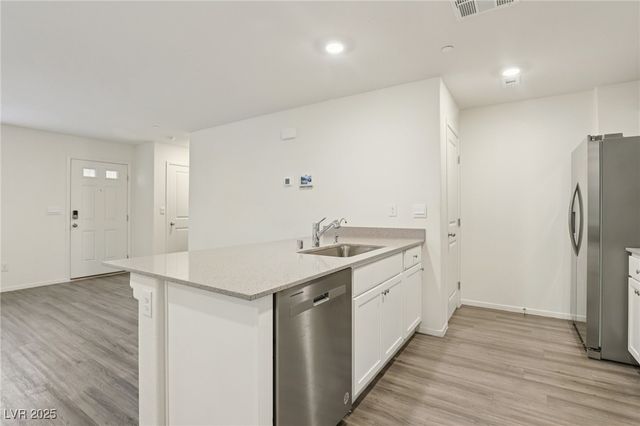 9932 Bumblebee Hills Street, Las Vegas, NV 89141