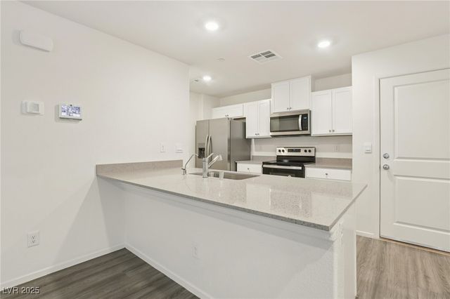 9932 Bumblebee Hills Street, Las Vegas, NV 89141