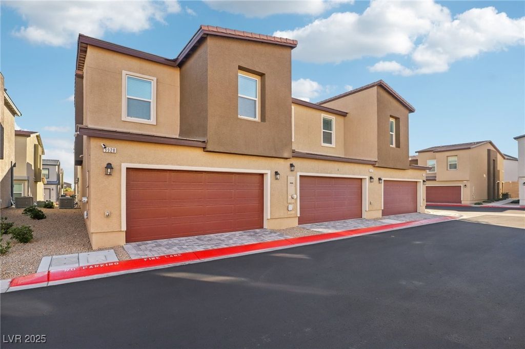 9932 Bumblebee Hills Street, Las Vegas, NV 89141