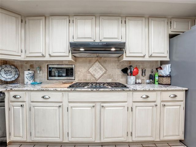 3401 Carriage Way, Edmond, OK 73013
