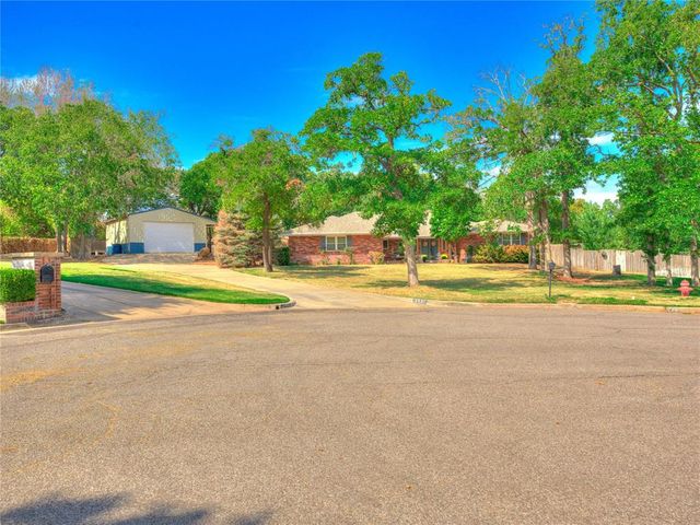 3401 Carriage Way, Edmond, OK 73013