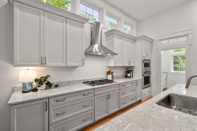 65 Jenkins Rd Lot 4 Fl Plan, Bedford, NH 03110