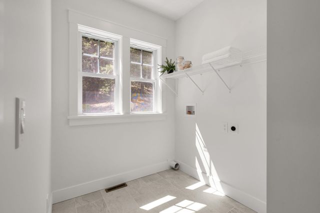 65 Jenkins Rd Lot 4 Fl Plan, Bedford, NH 03110