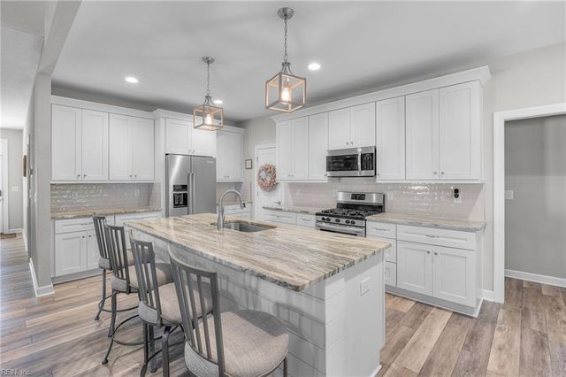 712 Jubilee CT, Chesapeake, VA 23322