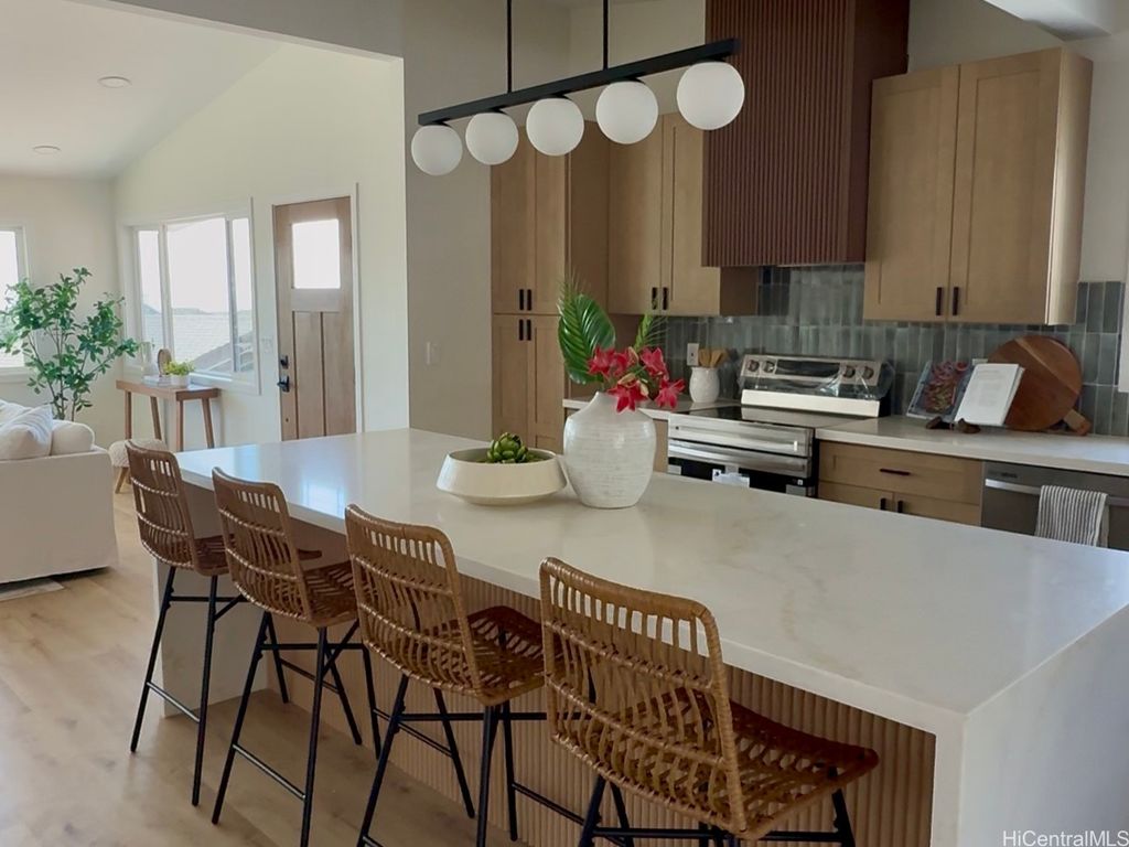 99-1052 Manako Place, Aiea, HI 96701