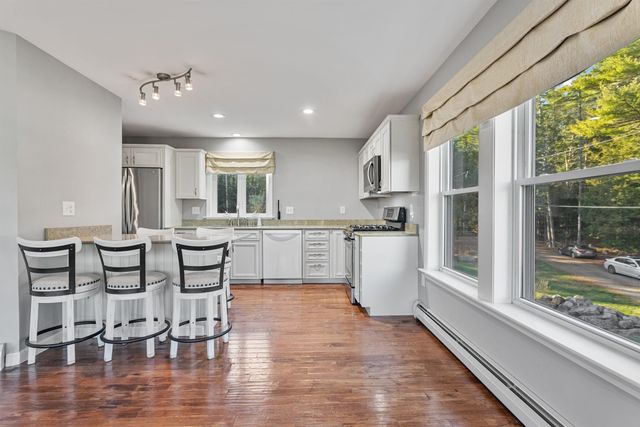 13 Tucker Way, Newmarket, NH 03857