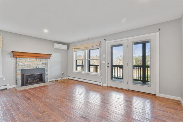 13 Tucker Way, Newmarket, NH 03857