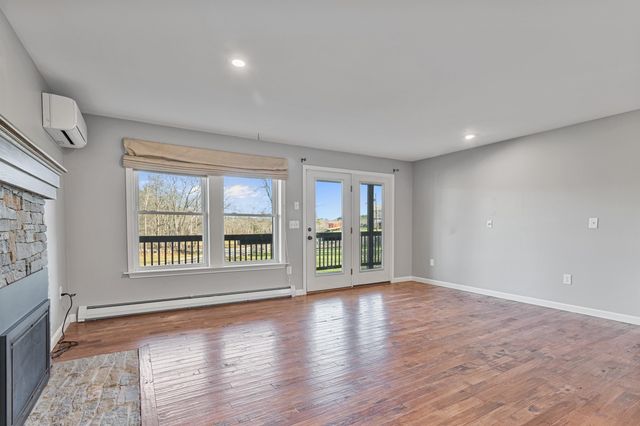 13 Tucker Way, Newmarket, NH 03857