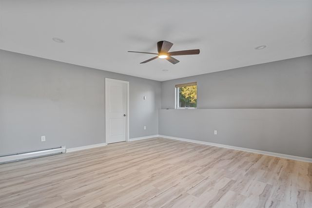 13 Tucker Way, Newmarket, NH 03857