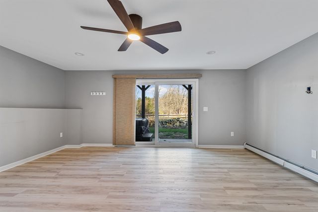 13 Tucker Way, Newmarket, NH 03857