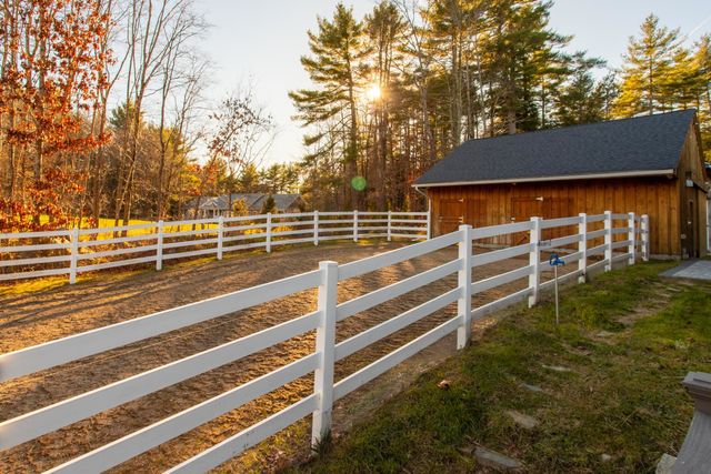 13 Tucker Way, Newmarket, NH 03857