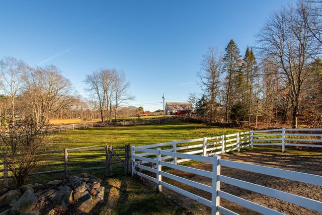 13 Tucker Way, Newmarket, NH 03857