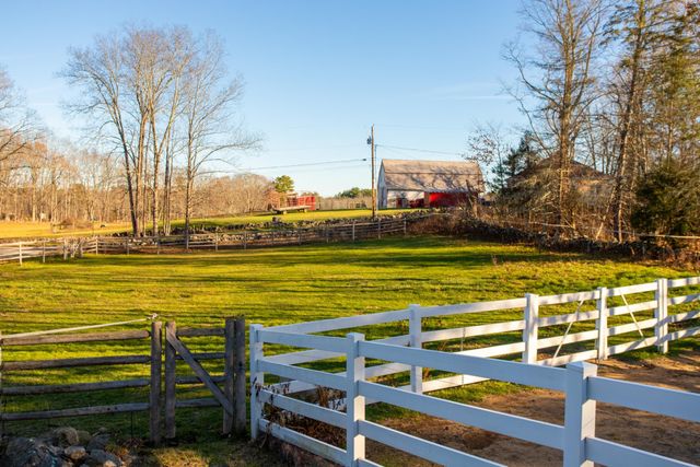 13 Tucker Way, Newmarket, NH 03857