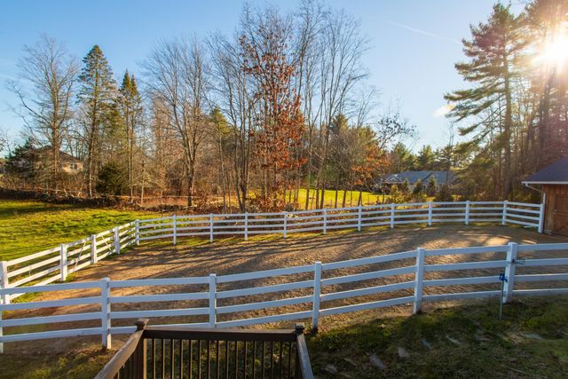 13 Tucker Way, Newmarket, NH 03857