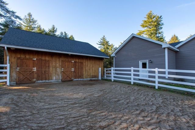 13 Tucker Way, Newmarket, NH 03857