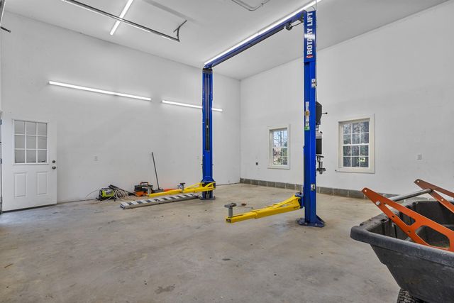 13 Tucker Way, Newmarket, NH 03857