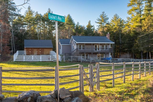 13 Tucker Way, Newmarket, NH 03857