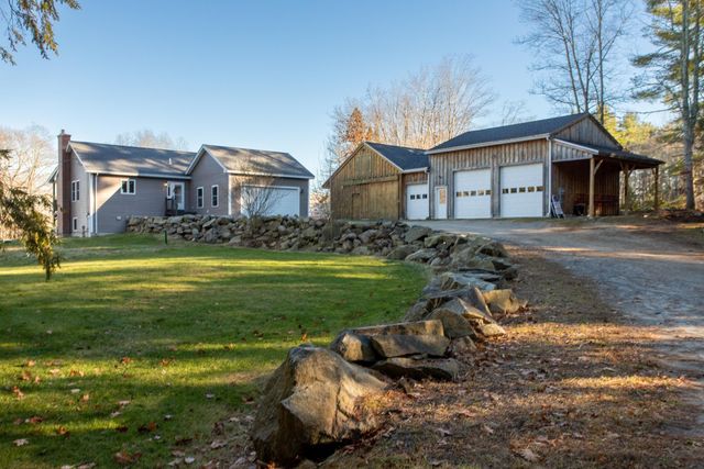 13 Tucker Way, Newmarket, NH 03857