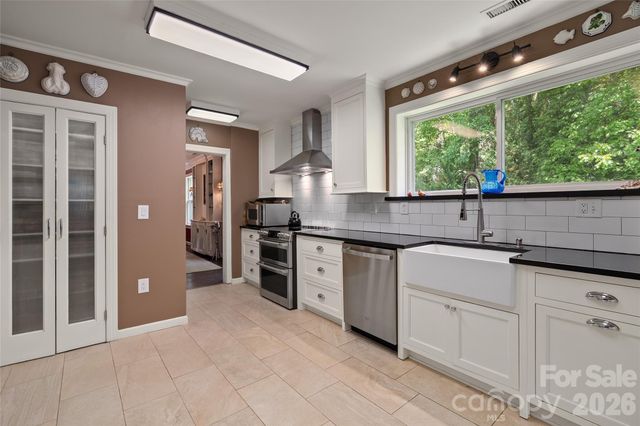 185 Macon Avenue B10, Asheville, NC 28804