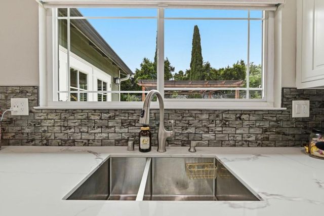 5823 Sunrose Avenue, Newark, CA 94560
