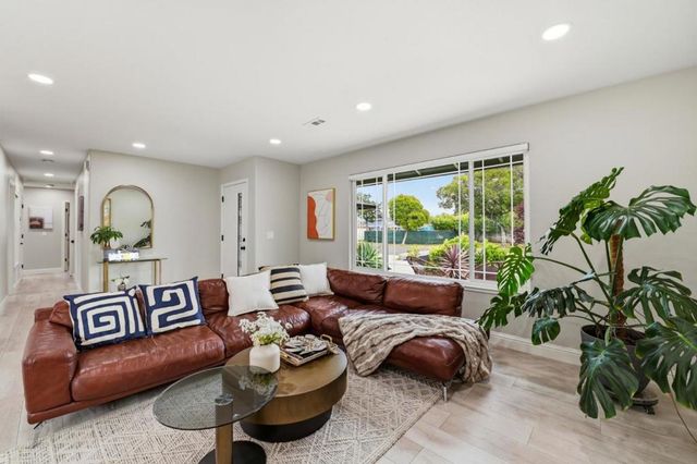 5823 Sunrose Avenue, Newark, CA 94560