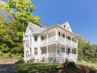 27 Wood Street, Seymour, CT 06483