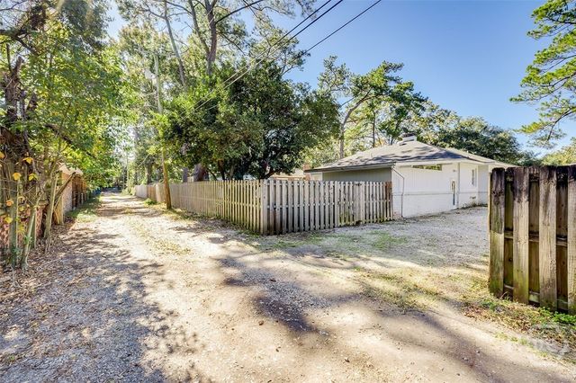 5114 Abercorn Street, Savannah, GA 31405